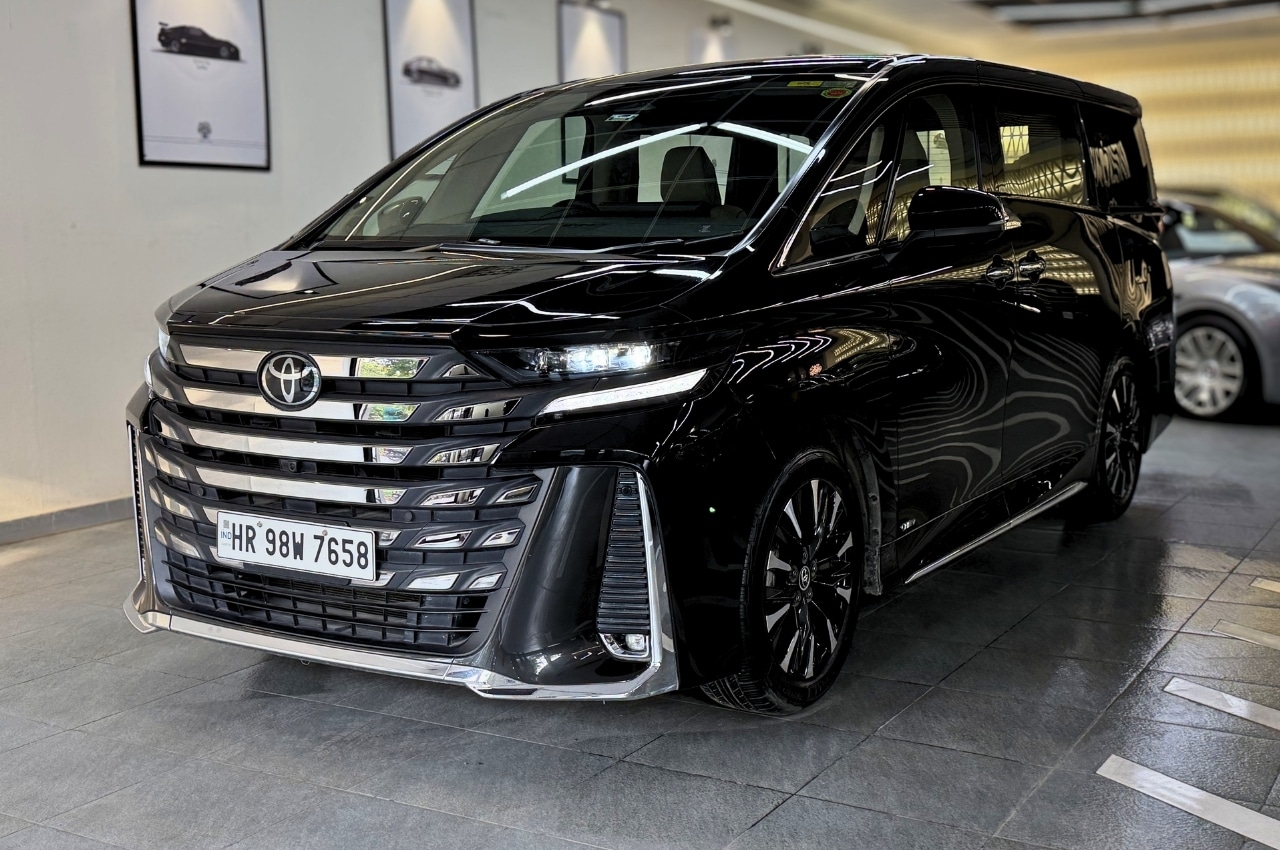 WhatsApp Image 2026-05-04 at 5.20.24 PM TOYOTA VELLFIRE HYBRID - Image 1