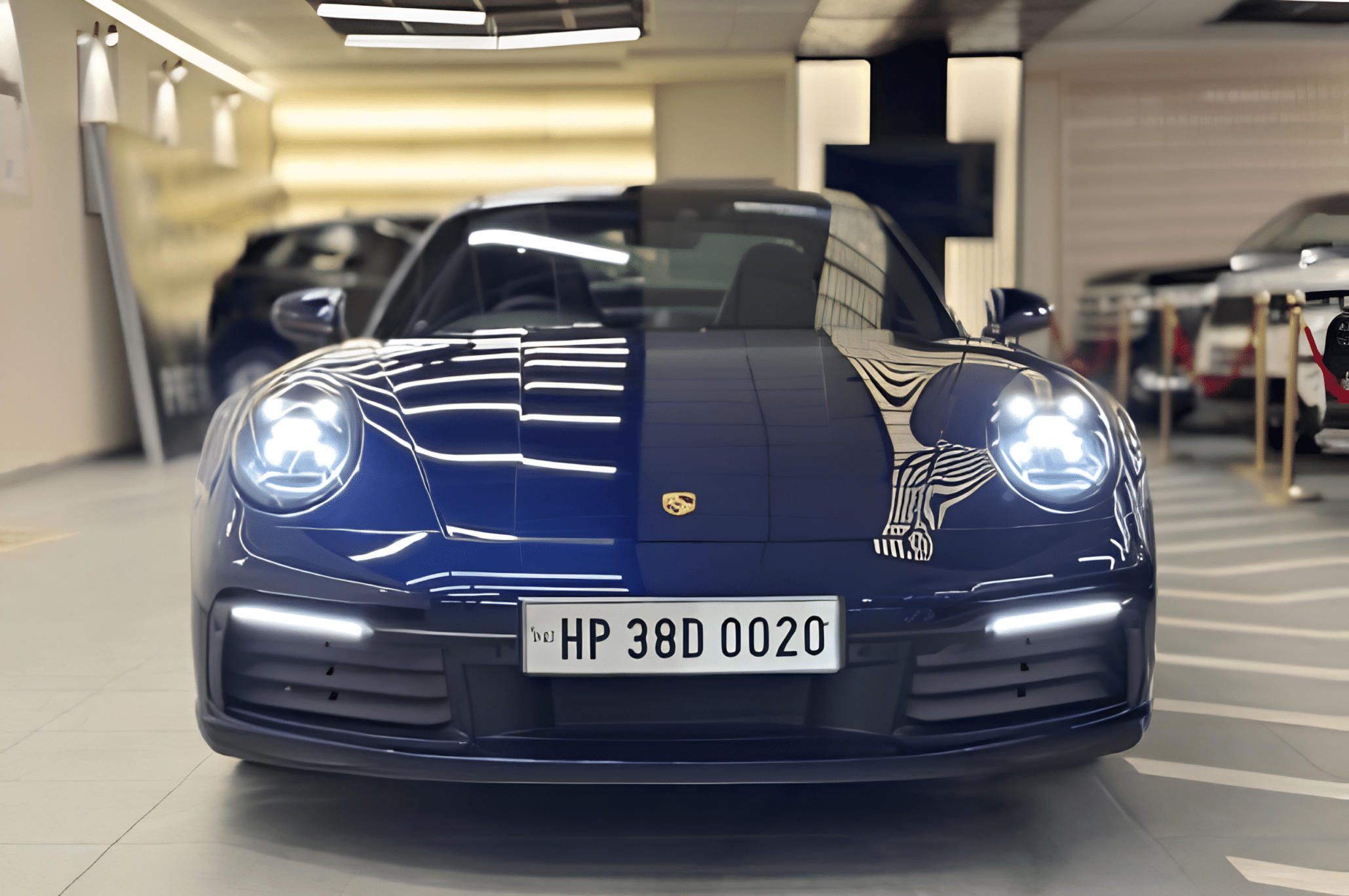 car flow (19) PORSCHE CARRERA - Image 1